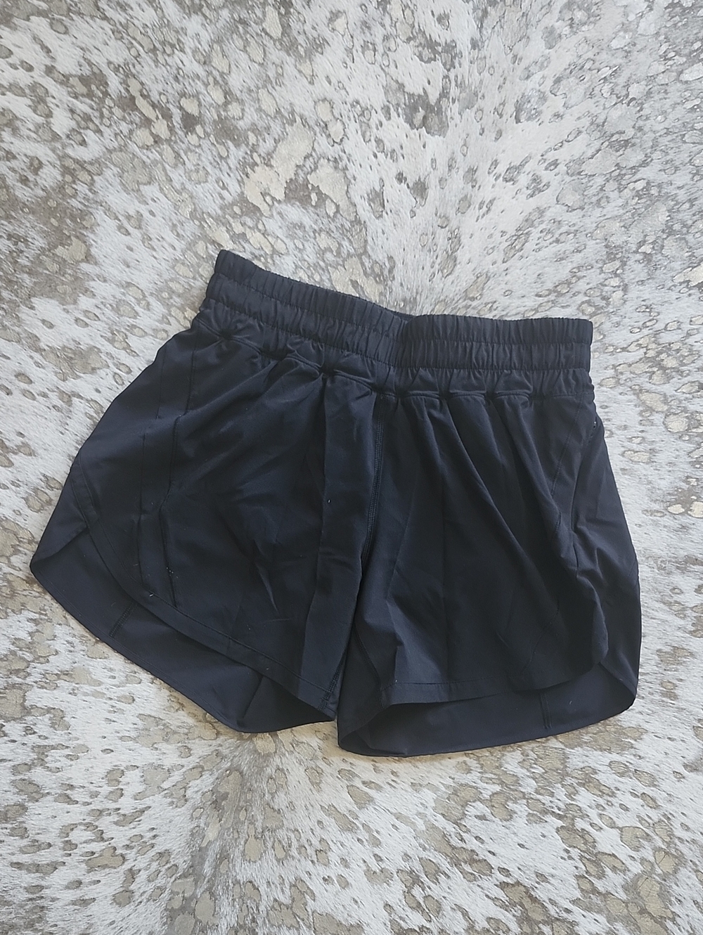 Lululenon Track That Short Sz6 Black 5"